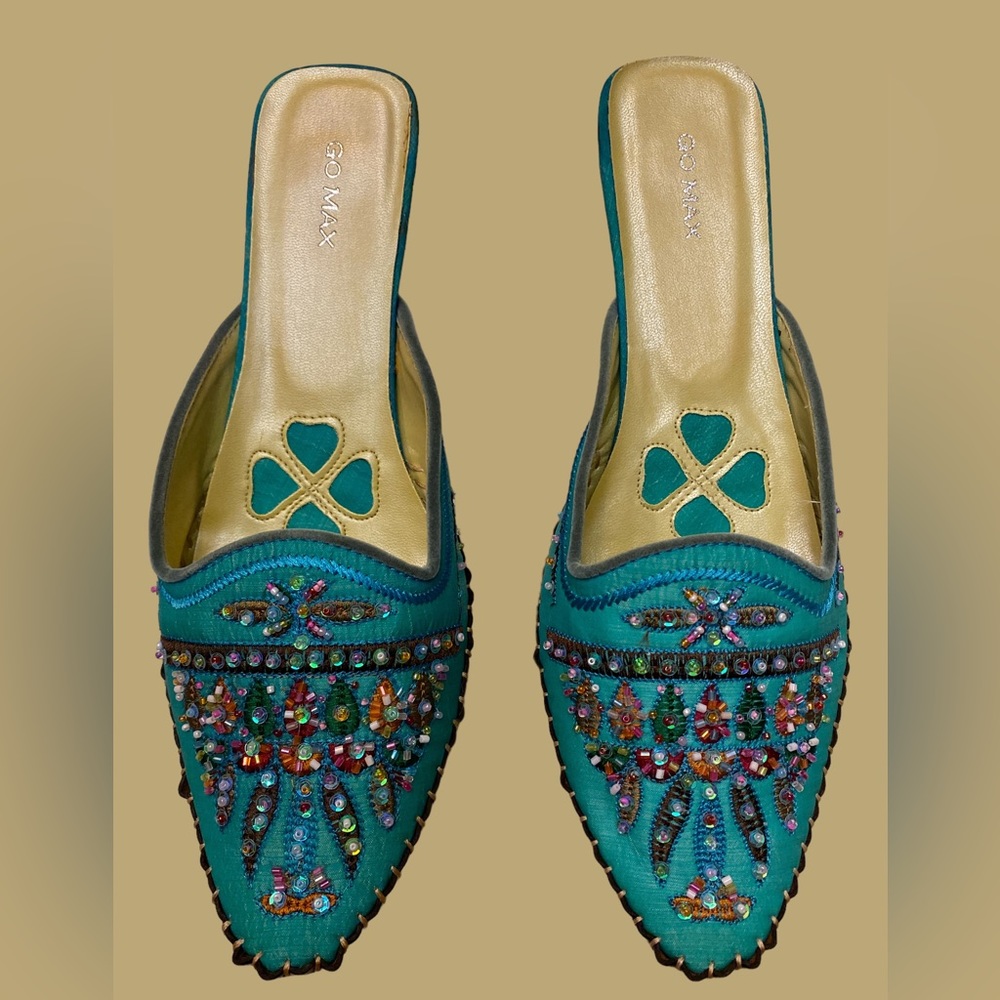 Vintage Size 9 Beaded Slides